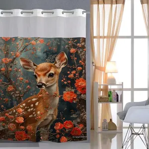 Détail de l'imprimé cerf et fleurs sur le tissu du rideau de douche double couche