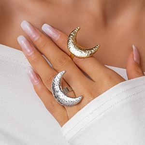 Minimalist hammer textured crescent moon open ring in gold and silver finish for women