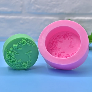 Moule en silicone avec reliefs de roses et papillons pour savon et bougies DIY