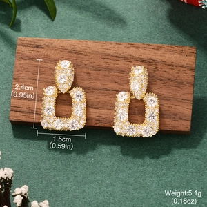 Detailed size specifications of gold hollow earrings with cubic zirconia and pearls