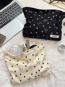 Borsa cosmetica capiente in velluto a coste con stampe a cuore e fiocco per il trucco