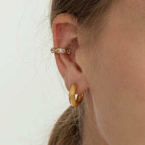 Lussuosi orecchini a cerchio rigati placcati oro 18K e set ear cuff con zirconi