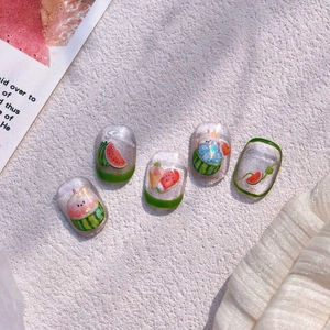 Glitzernde Press-on-Nägel in Silber mit Melonen- und Eiscreme-Sommerdesigns