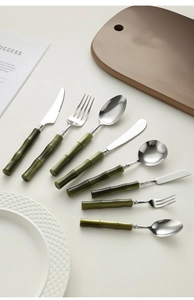 8-piece set of 304 stainless steel cutlery with dark green bamboo-style handles