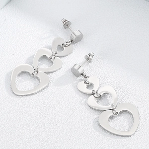 Boucles d'oreilles pendantes triple cœur évidé en acier inoxydable argenté pour femme