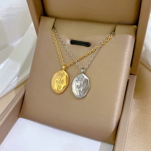 Vintage Rose Pendant Necklace Titanium Steel Oval Flower Relief Clavicle Chain French Style Minimalist Elegant Jewelry For Women