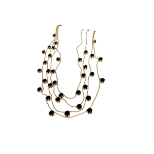 Collier multi-rangs doré élégant avec perles de zircon noir pour un look chic minimaliste