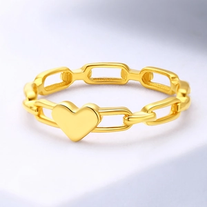 Minimalist interlocking heart link chain ring in polished gold finish for women