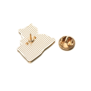 Golden alloy cartoon cat brooch with secure butterfly clasp back and textured metal finish