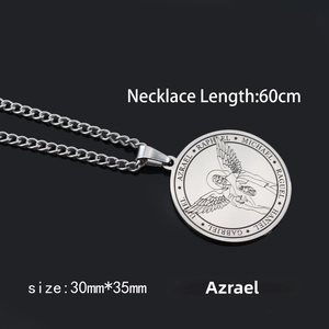 Detailansicht der Erzengel Azrael Medaille mit 60cm Kette und 30x35mm Anhängerabmessungen