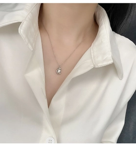 French style pea-shaped natural freshwater pearl necklace on model neck