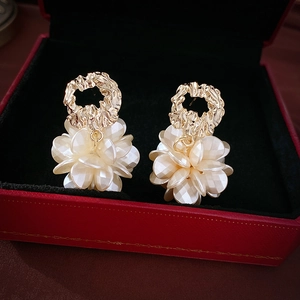 Vintage French Flower Drop Earrings With 925 Sterling Silver Earring Post Gold Alloy Acrylic Pearlized Petals Women Jewelry
