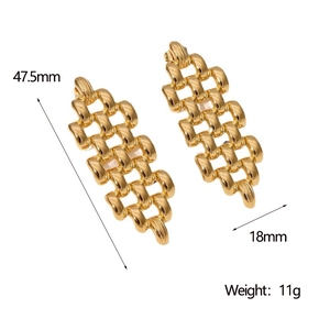 Vue détaillée de boucles d'oreilles chaîne dorées avec dimensions de 47,5mm et 11g