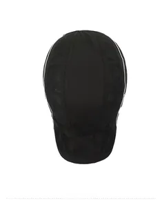 Vue de dessus de la casquette de cyclisme noire à séchage rapide avec filet respirant
