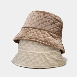 Quilted Bucket Hat Women Winter Warm Velvet Rhombic Pattern Solid Color Flat Top Windproof Fashion