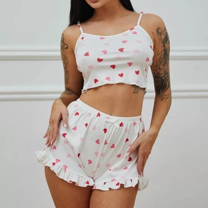 Pyjama deux pièces blanc côtelé pour femme avec imprimé cœurs et haut à fines bretelles