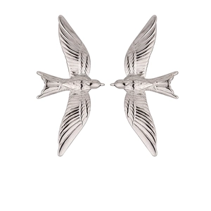Vintage 3D Bird Flying Swallow Stainless Steel Stud Earrings For Women Gold Silver Electroplated Waterproof Animal Jewelry