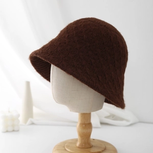 Chapeau cloche en tricot marron pour femme, style vintage chaud et élégant pour l'hiver