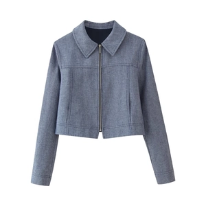 Schicke blaue Jeansjacke mit Reißverschluss, kurzen Schnitt und feinen Kontrastnähten