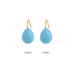 Vue détaillée de boucles d'oreilles goutte en émail bleu et crochets en métal doré