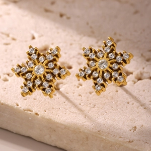 Elegante 18K vergulde sneeuwvlok oorknopjes met fonkelende zirkonia voor vrouwen