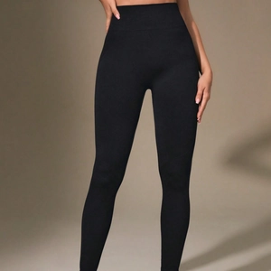 High-waist seamless black yoga leggings with tummy control for fitness and gym wear
