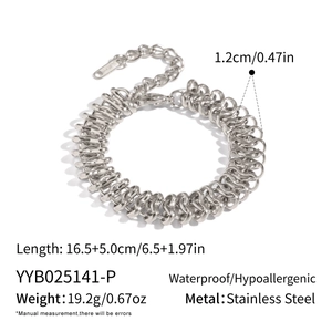 Détail du bracelet ressort en acier inoxydable avec étiquette S.Steel et dimensions