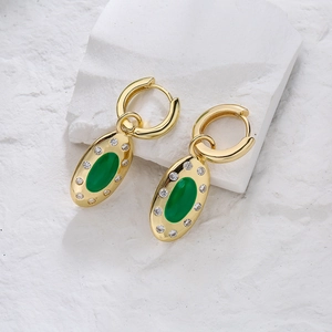 Orecchini retrò placcati in oro 18K con zircone verde e pendenti micro-pavimentati