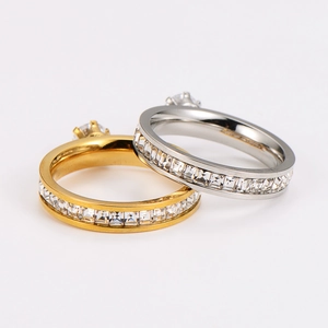 Six-prong stainless steel rings with zircon stones in gold and silver finish set