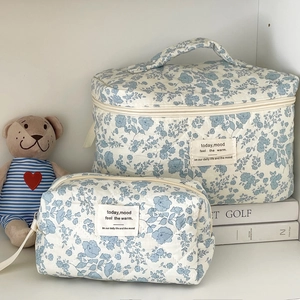 Quilted Cotton Makeup Bag Blue Floral Print Travel Toiletry Storage Pouch Women Portable Zipper Organizer Retro