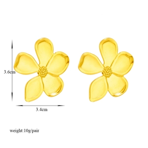 Golden flower earrings with sparkling rhinestone hearts and size dimensions
