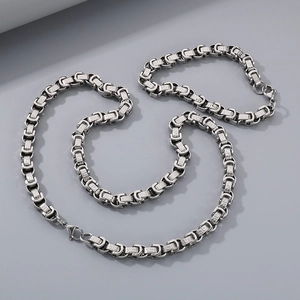 Ensemble collier et bracelet en acier titane argenté avec maillons byzantins polis