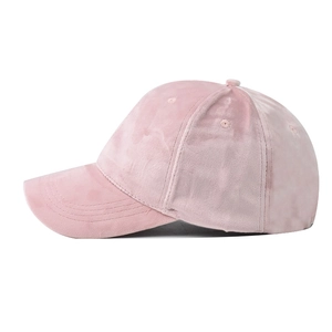 Roze chenille baseballpet met effen fluwelen textuur en een klassiek gebogen klep
