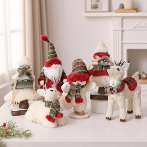 Set di gnomi di Natale in peluche con Babbo Natale, renna e figure di pupazzo di neve