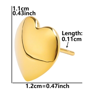 Detailed size specifications of the polished golden heart stud earring in centimeters and inches
