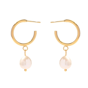 Vintage 18K gold-plated stainless steel C-hoop earrings with elegant freshwater pearls