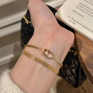 Elegante set di bracciali a strati placcati oro 18K con strass e maglia piatta a rete