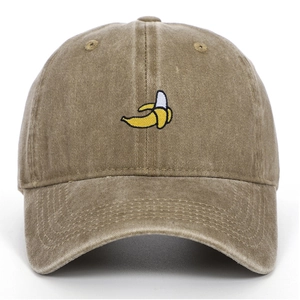 Casquette kaki en coton lavé avec broderie banane jaune sur le devant, style vintage