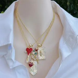 Collier multi-rangs plaqué or 18K avec pendentifs cœur rouge, croix et rose femme