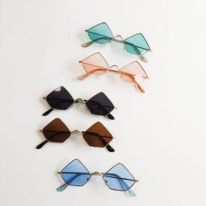 Vintage metal frame cat eye sunglasses for girls in multiple colors and geometric lenses