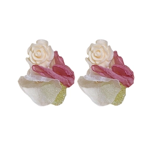 Elegant floral heart stud earrings with lace flower design and crystals for women