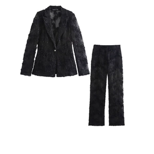 Ensemble blazer et pantalon noir à paillettes pour femme avec texture semi-transparente