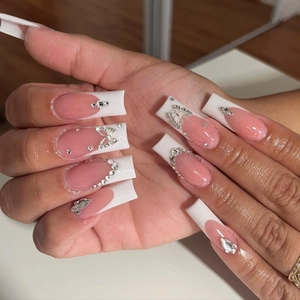 Long Coffin Press On Nails Pink White Gradient French Tip Butterfly Rhinestone Artificial False Nails For Women Daily Party Decoration