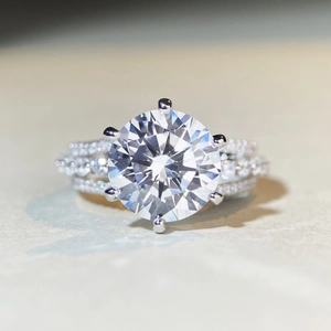 Elegant S925 sterling silver ring with 5 carat Moissanite in classic six-prong setting