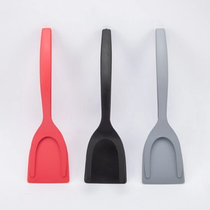 Set of 3 nylon 2-in-1 kitchen spatula tongs in red, black and grey for flipping eggs and steak