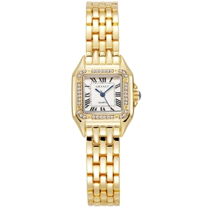 Montre à quartz carrée en or pour femme avec lunette diamantée et chiffres romains