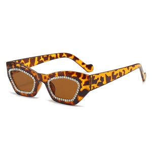 Fashion cat-eye tortoise sunglasses with sparkling rhinestones and UV protection