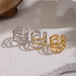 Tre anelli aperti multistrato minimalisti in argento e oro con finitura in acciaio