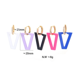 Detailed view of geometric triangle earrings in five colors with dimensions and weight info