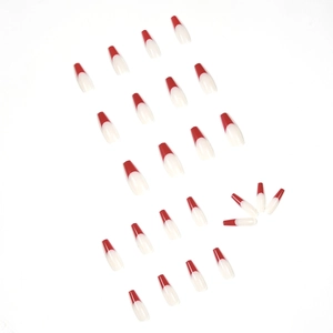 Faux ongles French manucure rouge forme ballerine avec base crème et fini brillant